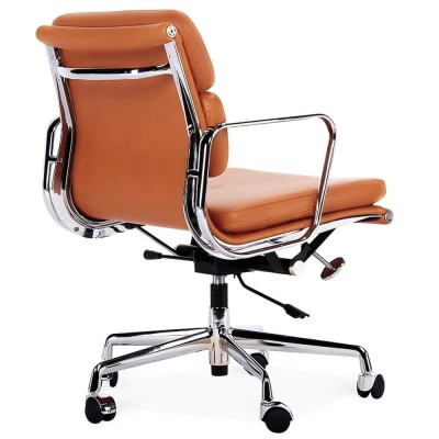 Replica Aluminum EA217 office chair by Charles & Ray Eames.